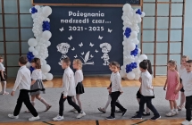 dzieci tancza Poloneza