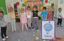 Sowki cwicza z kropeczka