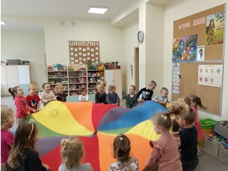 Zabawy z chusta animacyjna - Jezyki