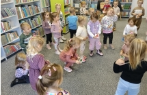 Zabawa ruchowa z liscmi