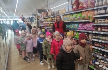 Przedszkolaki w sklepie Auchan