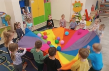 zabawa z chusta grupa I