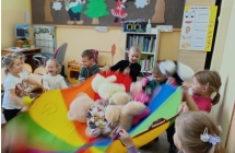 Zabawy z chusta - grupa X