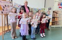2 Grupowe zdjecie nagrodzonych dzieci (1)