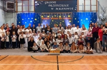 Zdjecie grupowe uczestnikow jaselek.