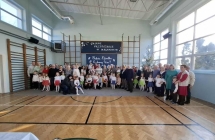 Zdjecie grupowe z dziadkami