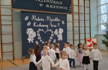 dzieci z grupy I tancza w parach