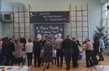 Zabawa przy muzyce - Sowki tancza z Dziadkami