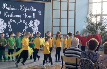 Dzieci tancza taniec