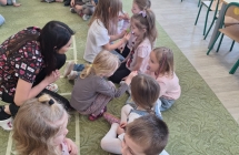 badanie gardla latarka