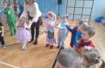 Zabawa taneczna. (1)