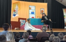 Aktorzy podczas spektaklu.