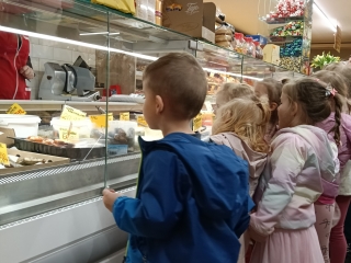 Zwiedzamy dzial z rybami