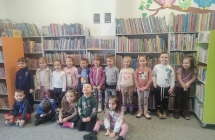 przedszkolaki w bibliotece