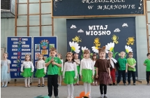 Dzieci spiewaja piosenki