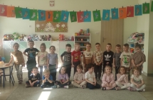 Grupa V obchodzi Dzien Kolorowej Skarpetki