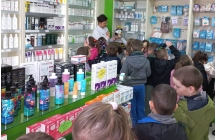 Dzieci z gr. IX podczas zwiedzania ekspedycji.