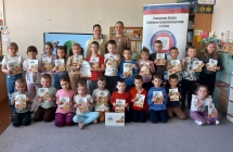 Dzieci z grupy IX z paniami prowadzacymi zajecia.