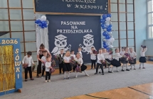 Taniec Sowek z pomponami