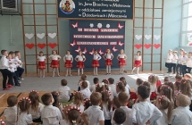 Dzieci z grupy IX tancza