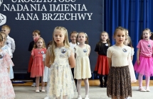 Dzieci spiewaja.