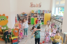 dzieci z grupy I podczas zabawy