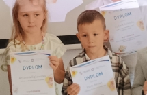 Laureaci konkursu z dyplomami w PSSE. (1)