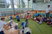 Dzieci podczas warsztatow z cieklego azotu 3