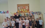 9. Zdjecie grupowe z zaproszonym gosciem