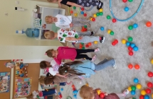 Segregacja kulek - zabawa ruchowa