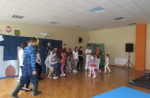 biblioteka, policjant 065