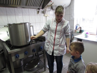 zdjecia  grupa I - kuchnia 023